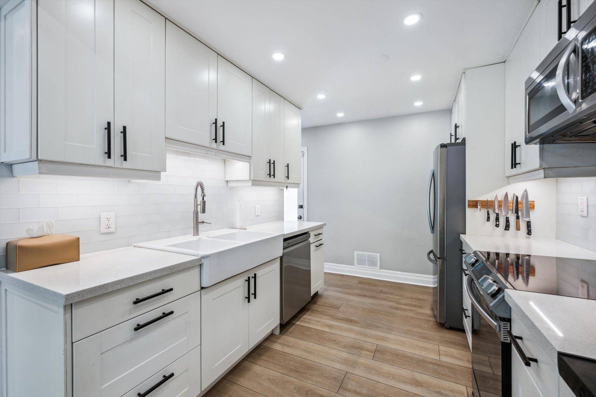 Mississauga, ON L4Y 1V2,2090 Courtland CRES