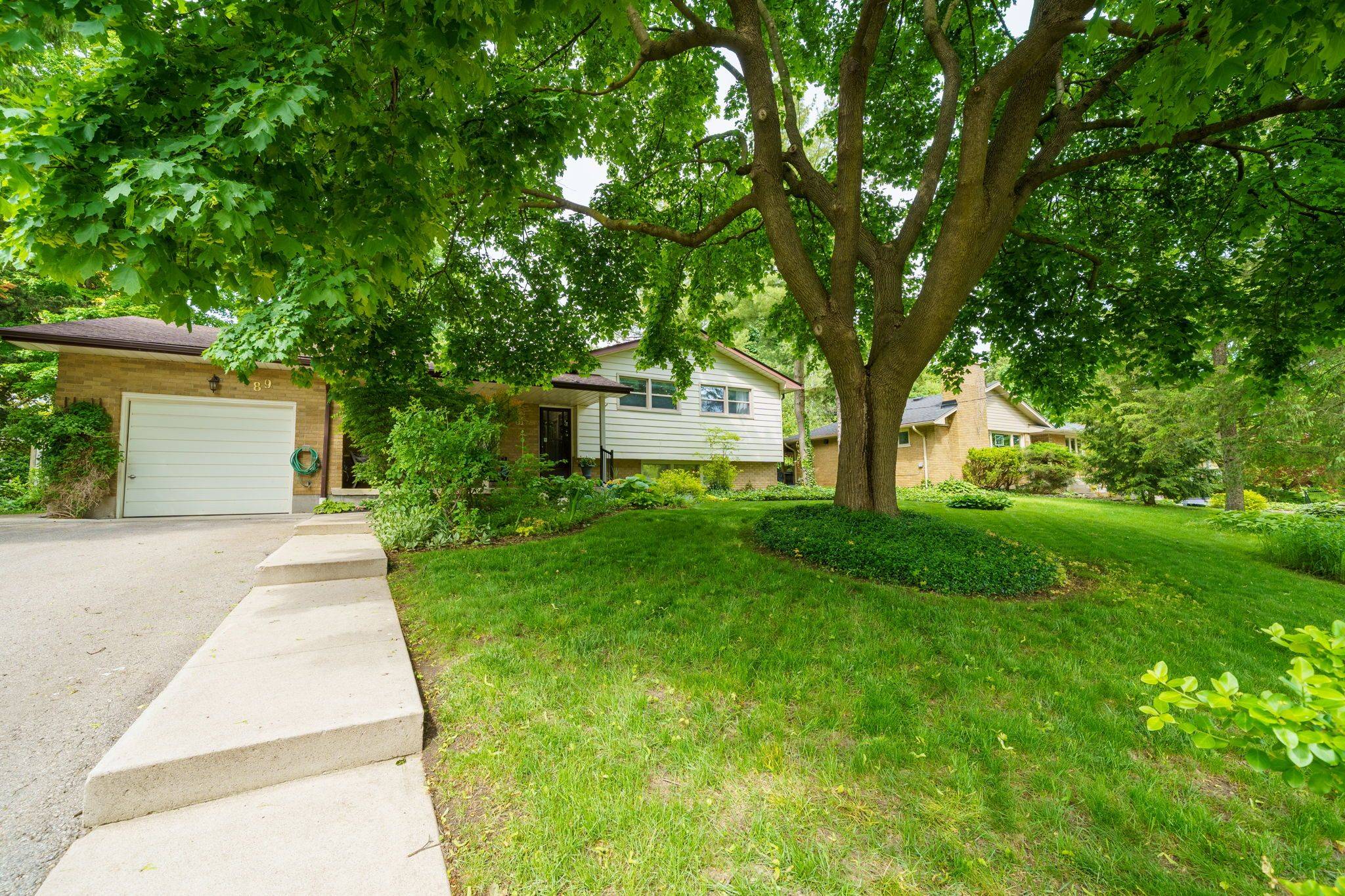 London North, ON N6G 1R1,89 Rollingwood CIR