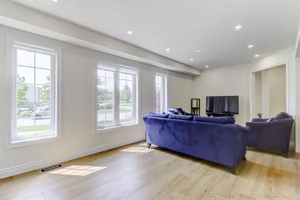Toronto E05, ON M1W 4A4,1 Birchcrest CT