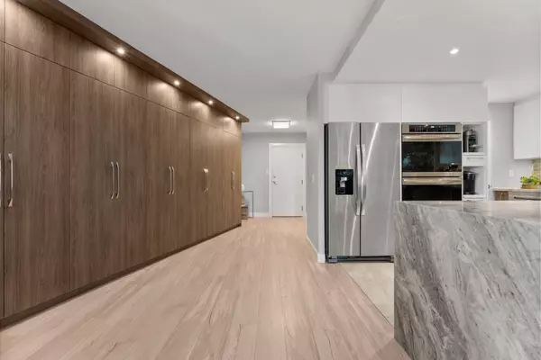 Toronto W09, ON M9A 5C1,40 Richview RD #1701