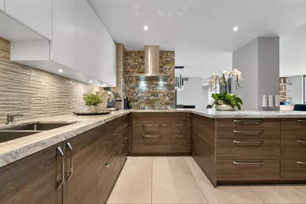Toronto W09, ON M9A 5C1,40 Richview RD #1701