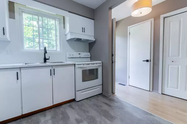 Welland, ON L3C 6C3,102 SILVAN DR #8