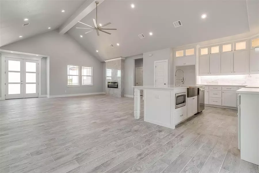 580 Highview Court, Godley, TX 76044