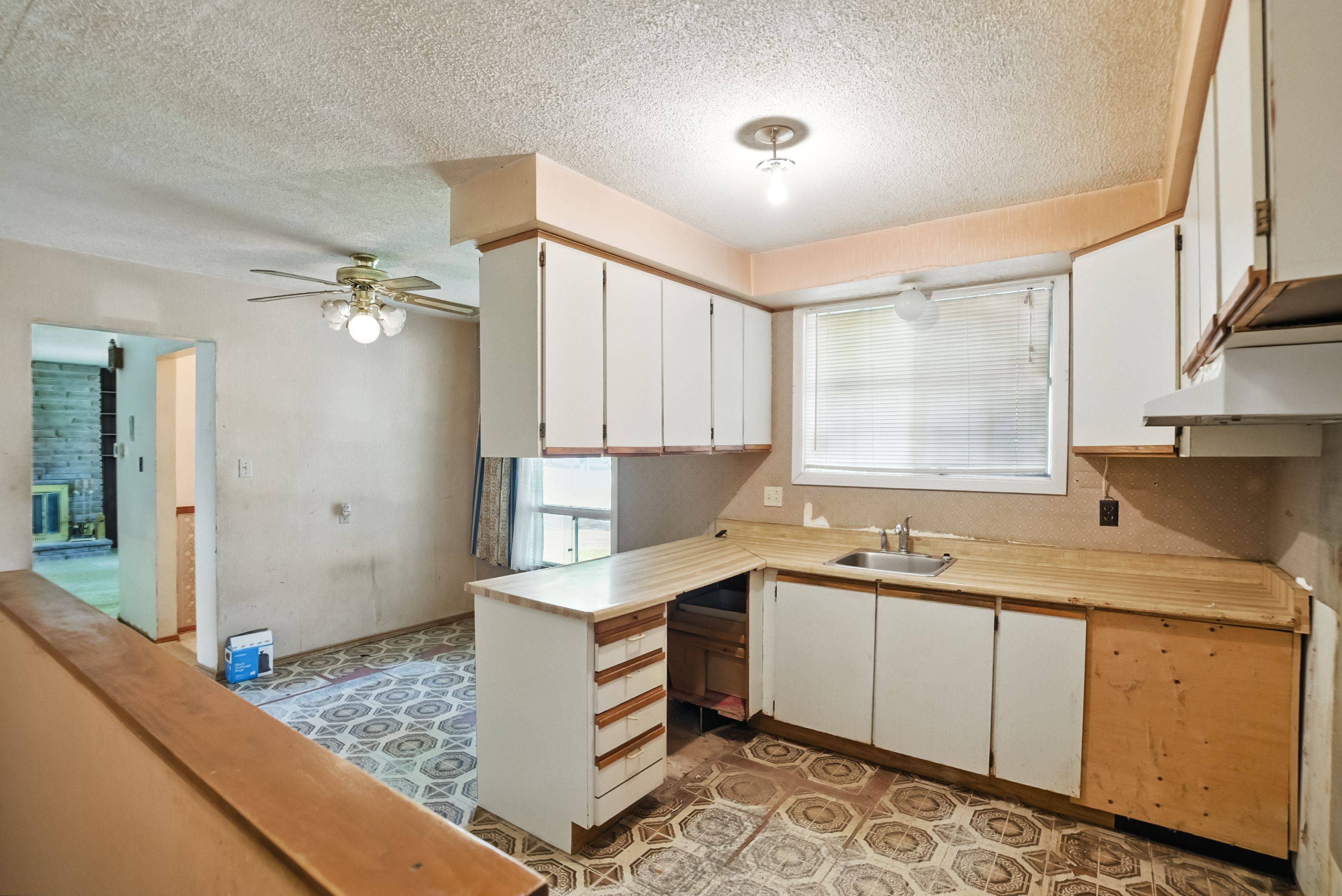 Oshawa, ON L1H 2H4,955 Hawthorne CT
