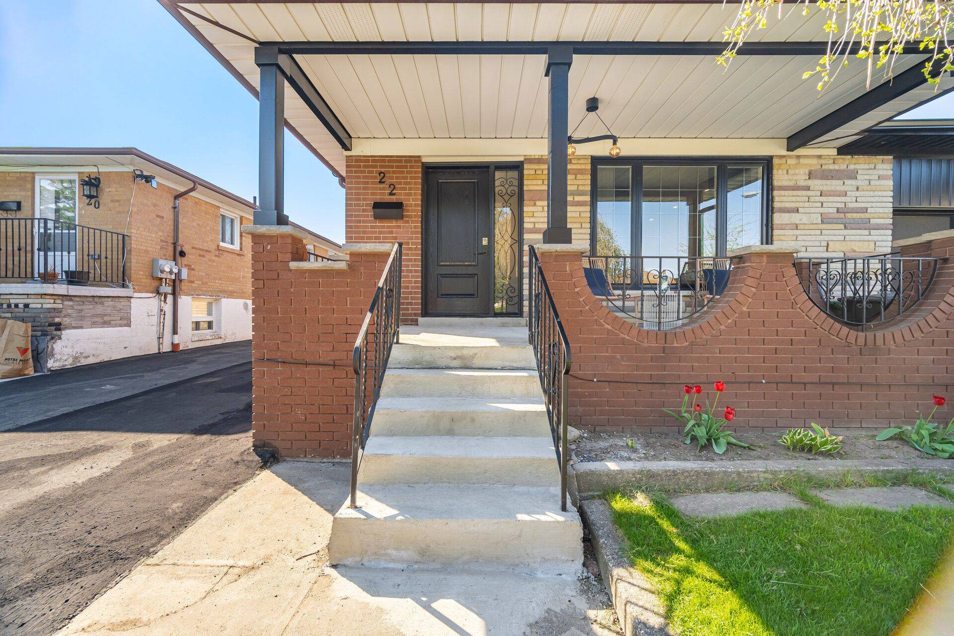 Toronto W05, ON M9L 1E2,22 Dellbrook CRES