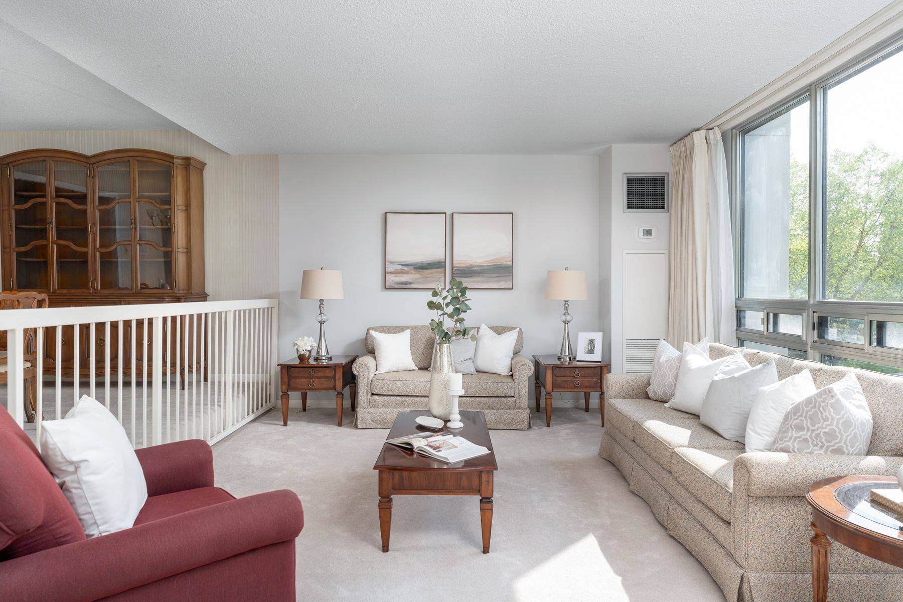 Oakville, ON L6L 5L6,2185 Marine DR #206