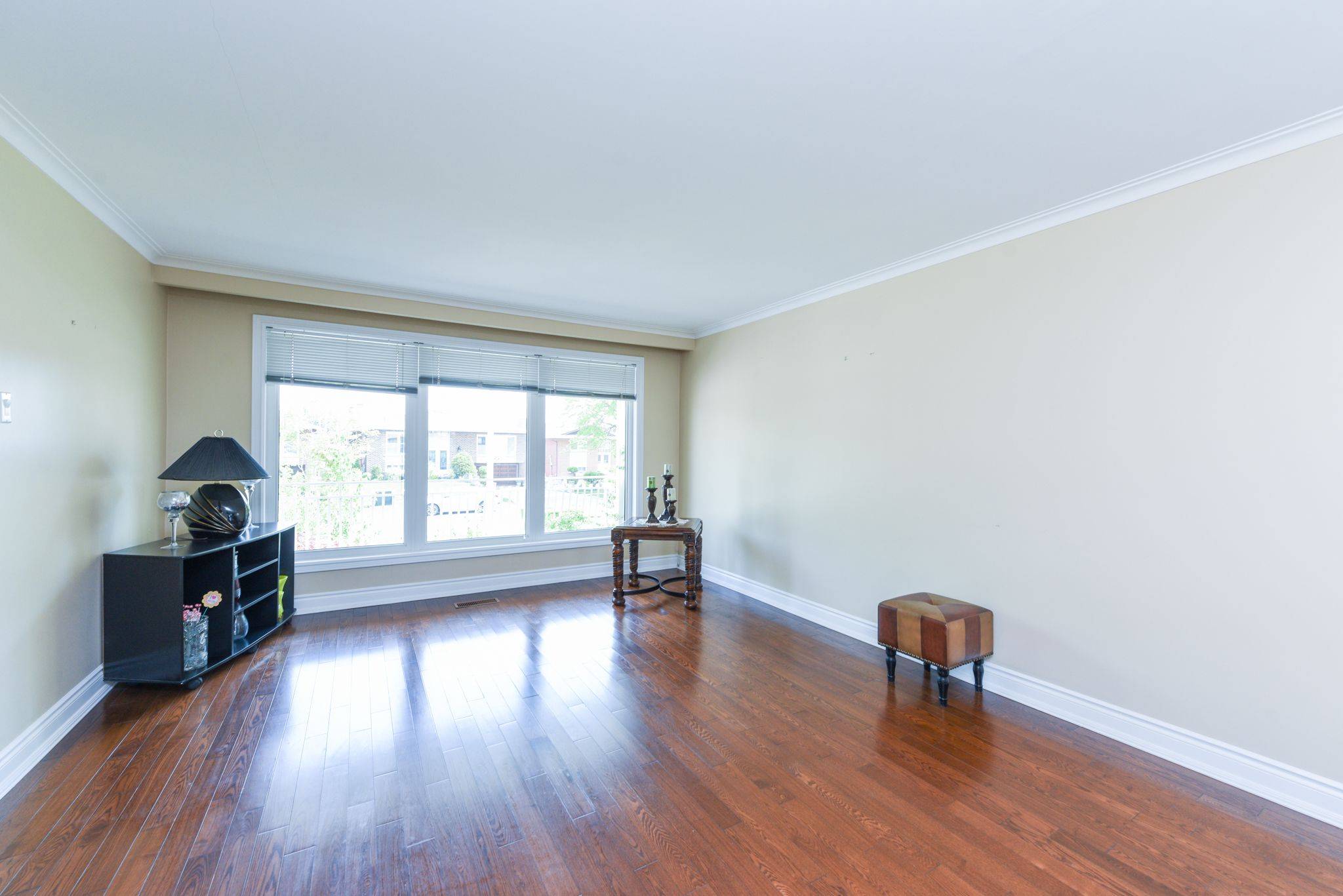 Mississauga, ON L4T 3S2,7506 Middleshire RD