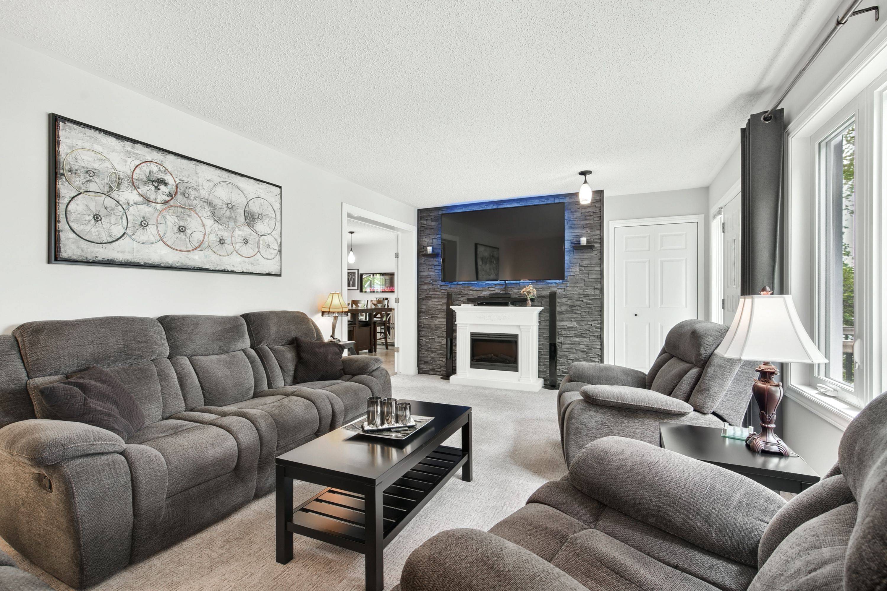 Burlington, ON L7T 1V9,1521 Norwood AVE