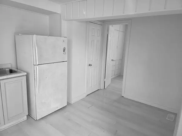 Aurora, ON L4G 1P1,15411 Yonge ST #Apartment A