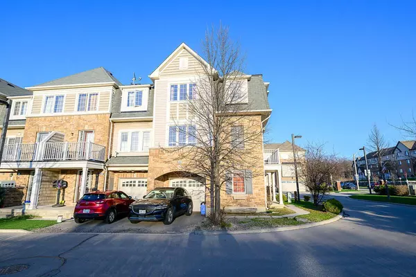 7 Sirente DR #35, Hamilton, ON L9A 0B4