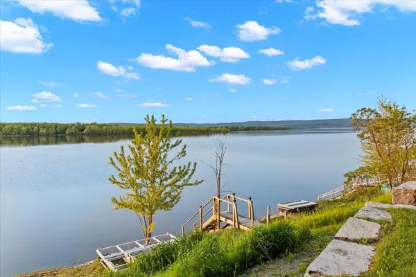 Constance Bay - Dunrobin - Kilmaurs - Woodlawn, ON K0A 3M0,304 Riverwood DR