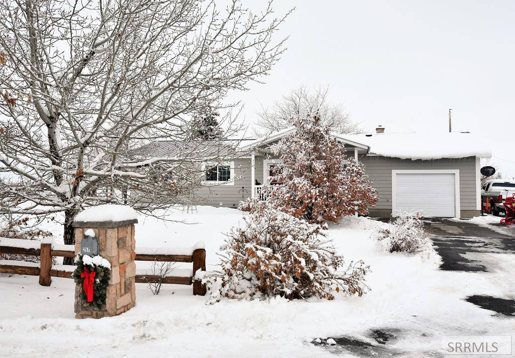 2571 E Yellowstone Hwy, St Anthony, ID 83445