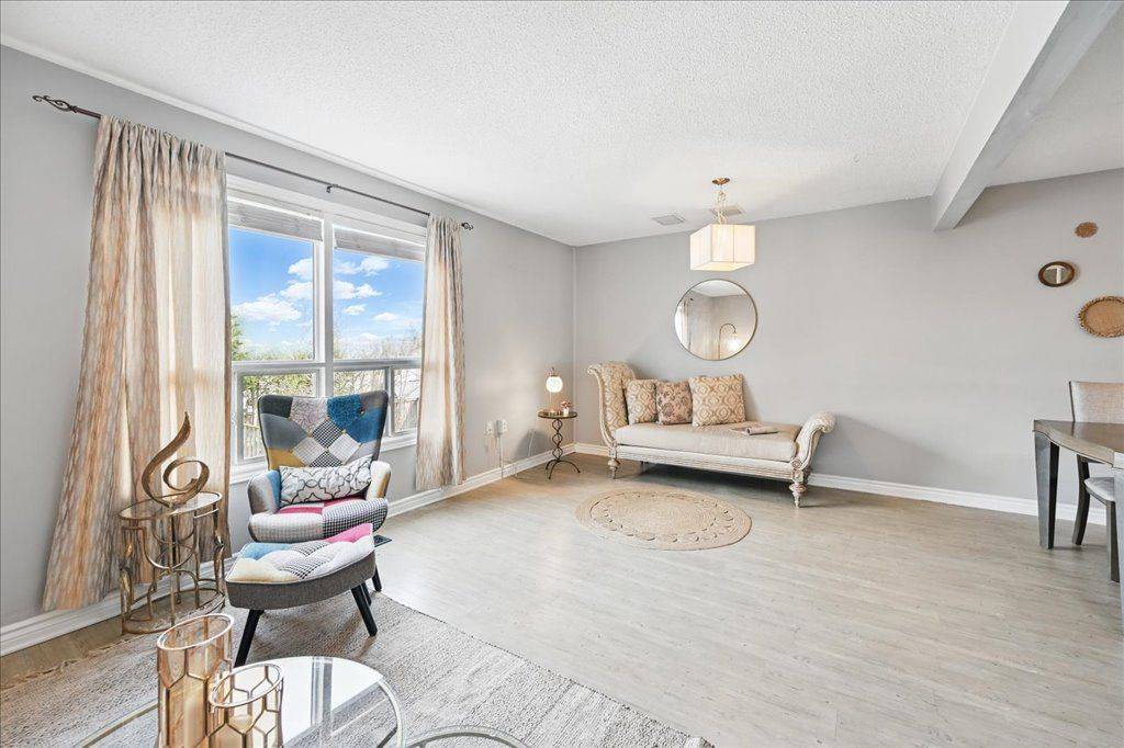 Burlington, ON L7P 4H4,2338 Malcolm CRES