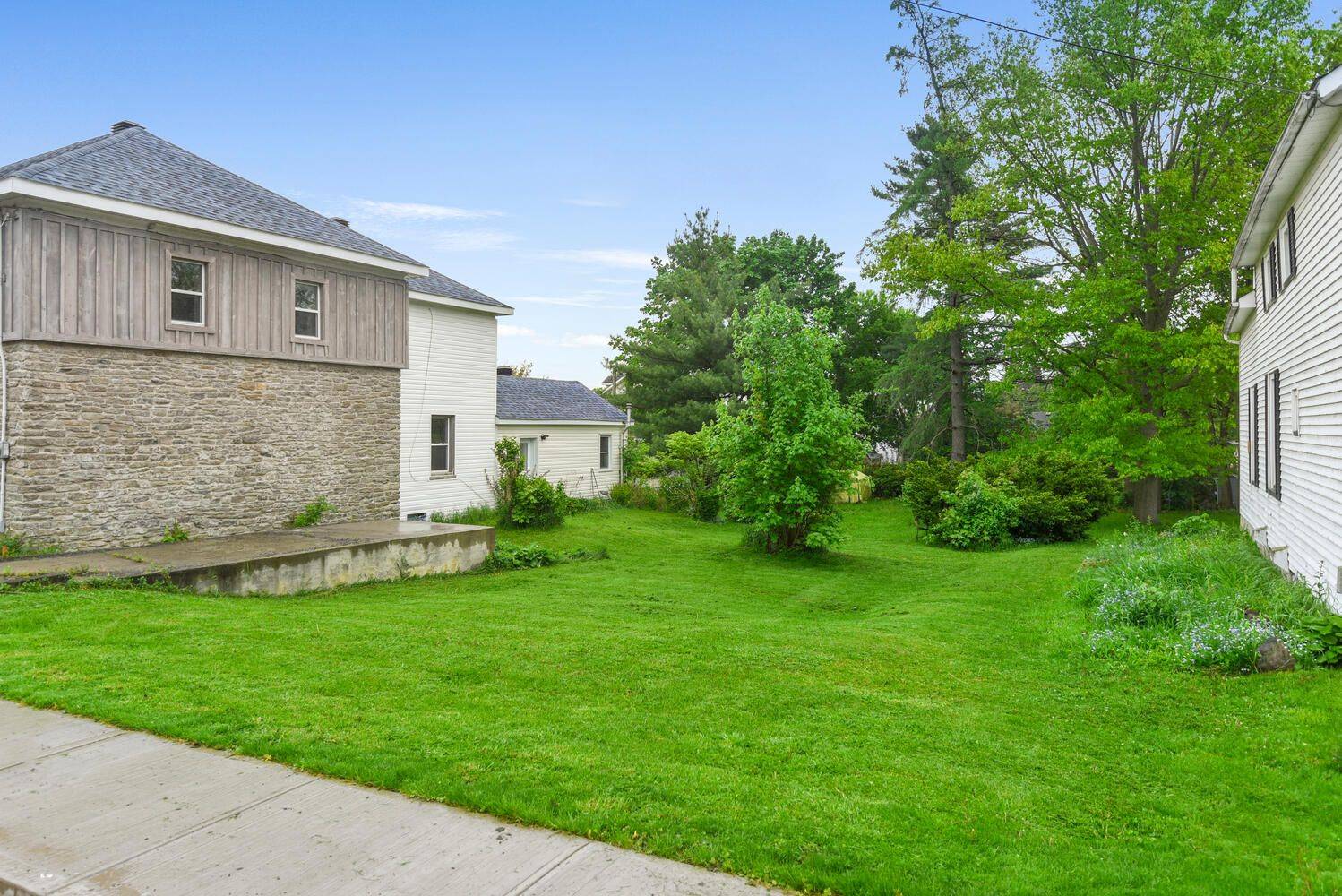 Prescott, ON K0E 1T0,0 Dibble ST W