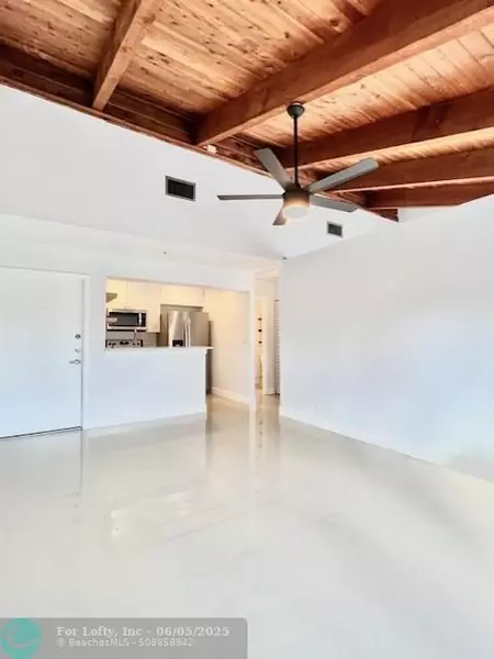 410 SE 13th St #5, Fort Lauderdale, FL 33316