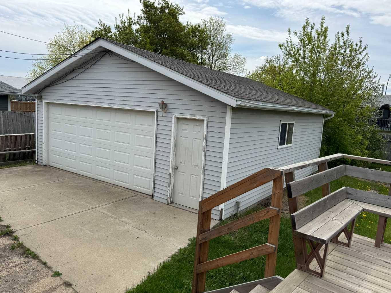 Lloydminster, SK S9V 1T8,4527 33 ST