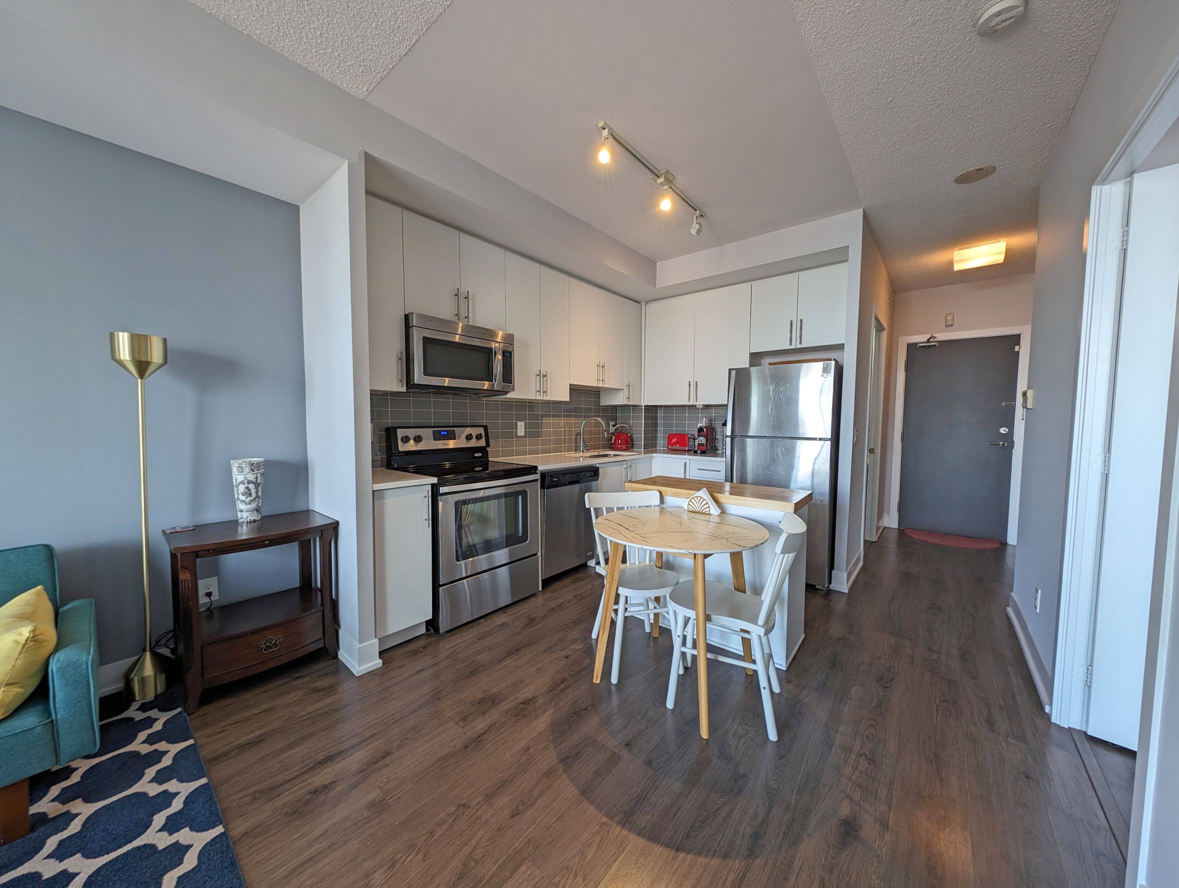 Toronto C10, ON M4S 1A1,68 Merton ST #1005