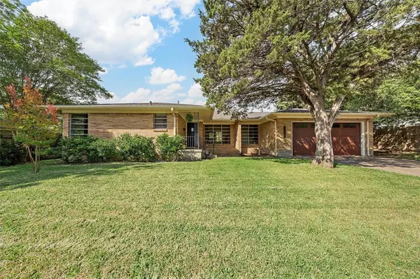 2208 Charboneau Drive,  Waco,  TX 76710