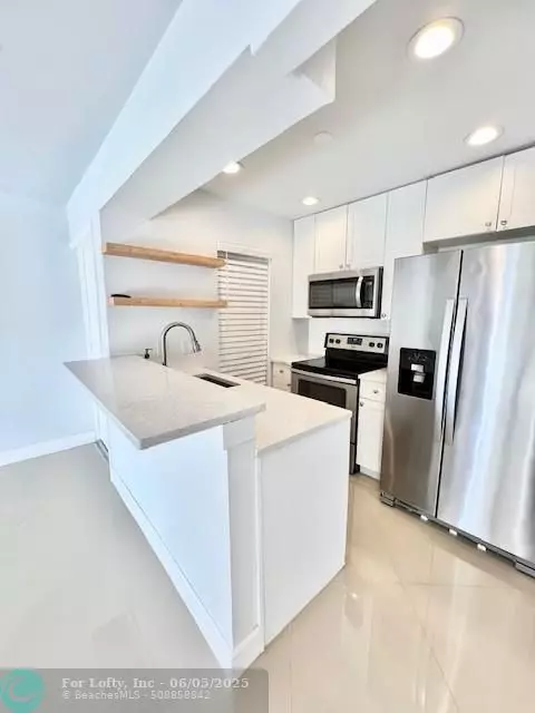 Fort Lauderdale, FL 33316,410 SE 13th St #5