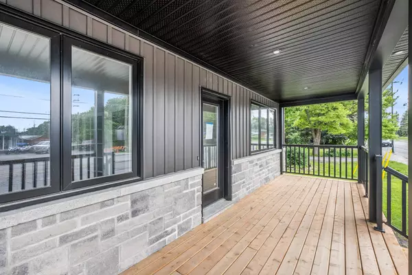 Stittsville - Munster - Richmond, ON K0A 2Z0,6045 PERTH ST