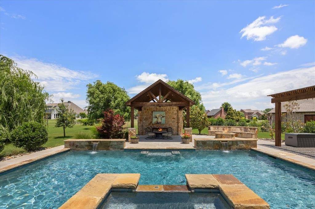 Fort Worth, TX 76126,106 Rattler Way