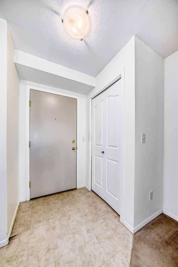 Red Deer, AB T4R 0A9,12 Ironside ST #2211