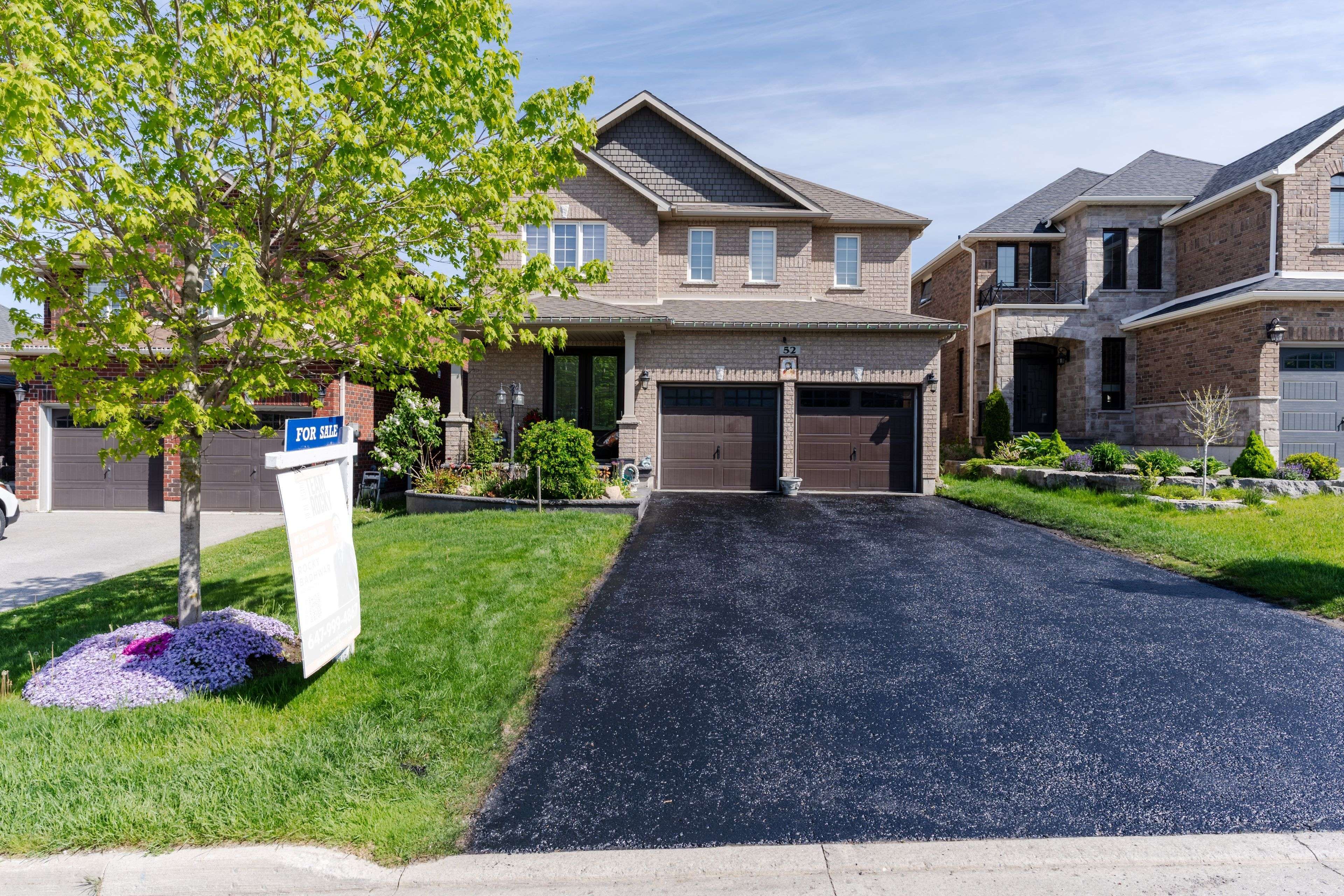 52 Jewel House LN, Barrie, ON L4N 8J7