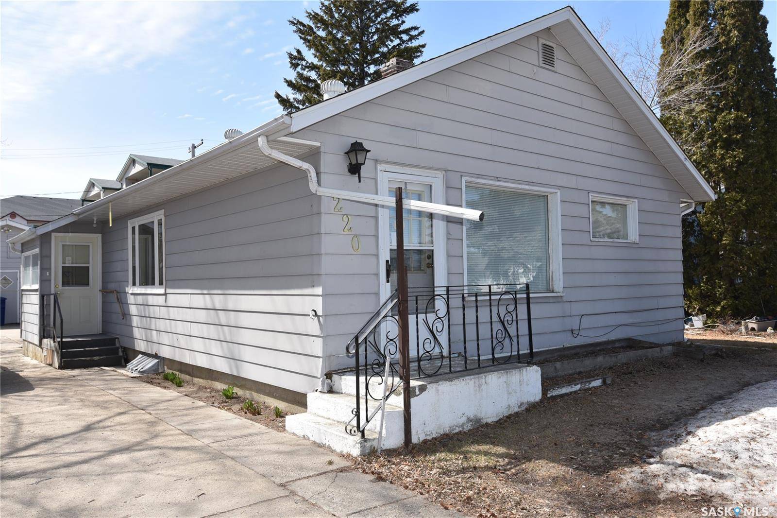 220 2nd STREET E, Nipawin, SK S0E 1E0