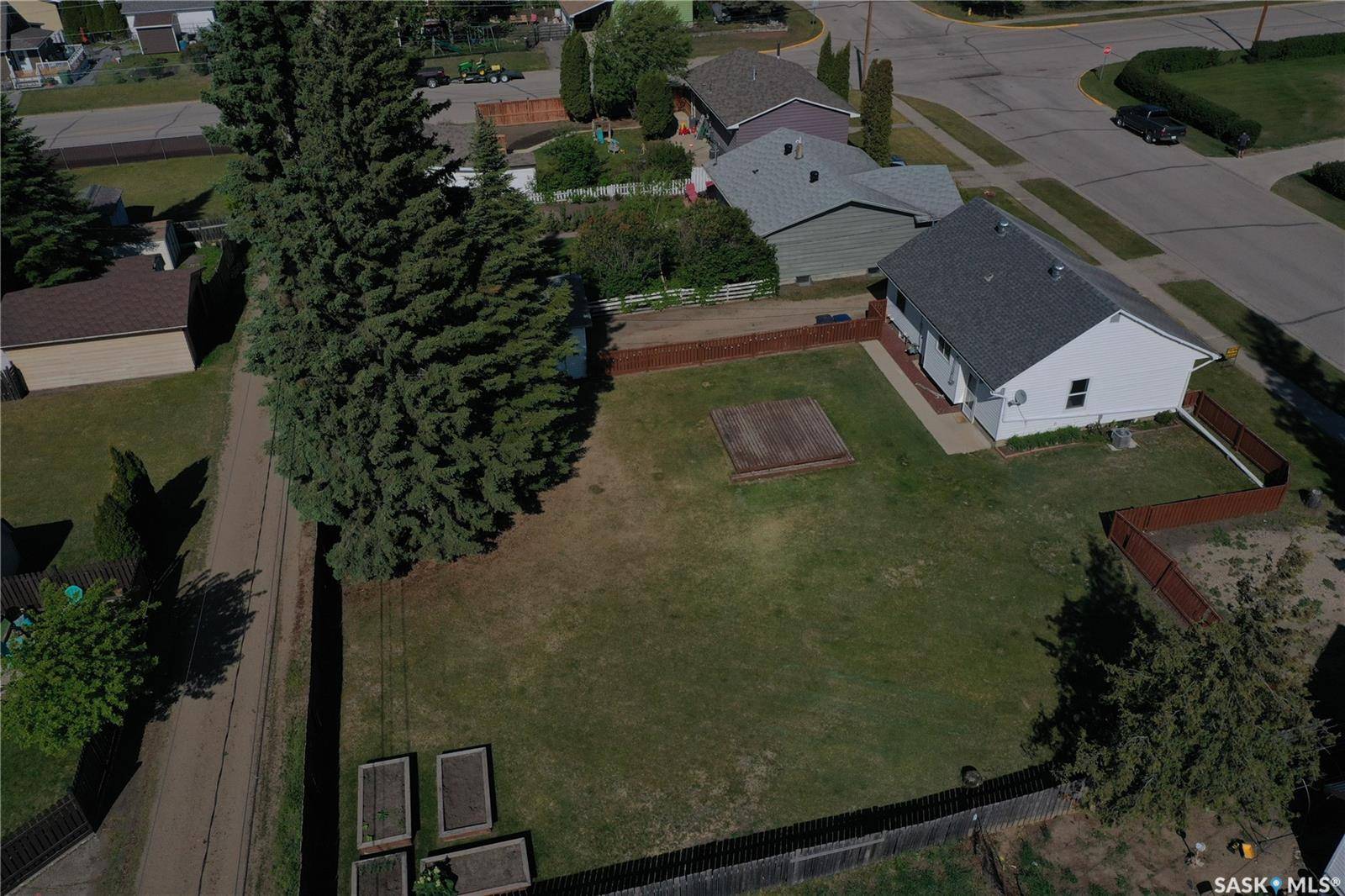 Nipawin, SK S0E 1E0,418 7th AVENUE W