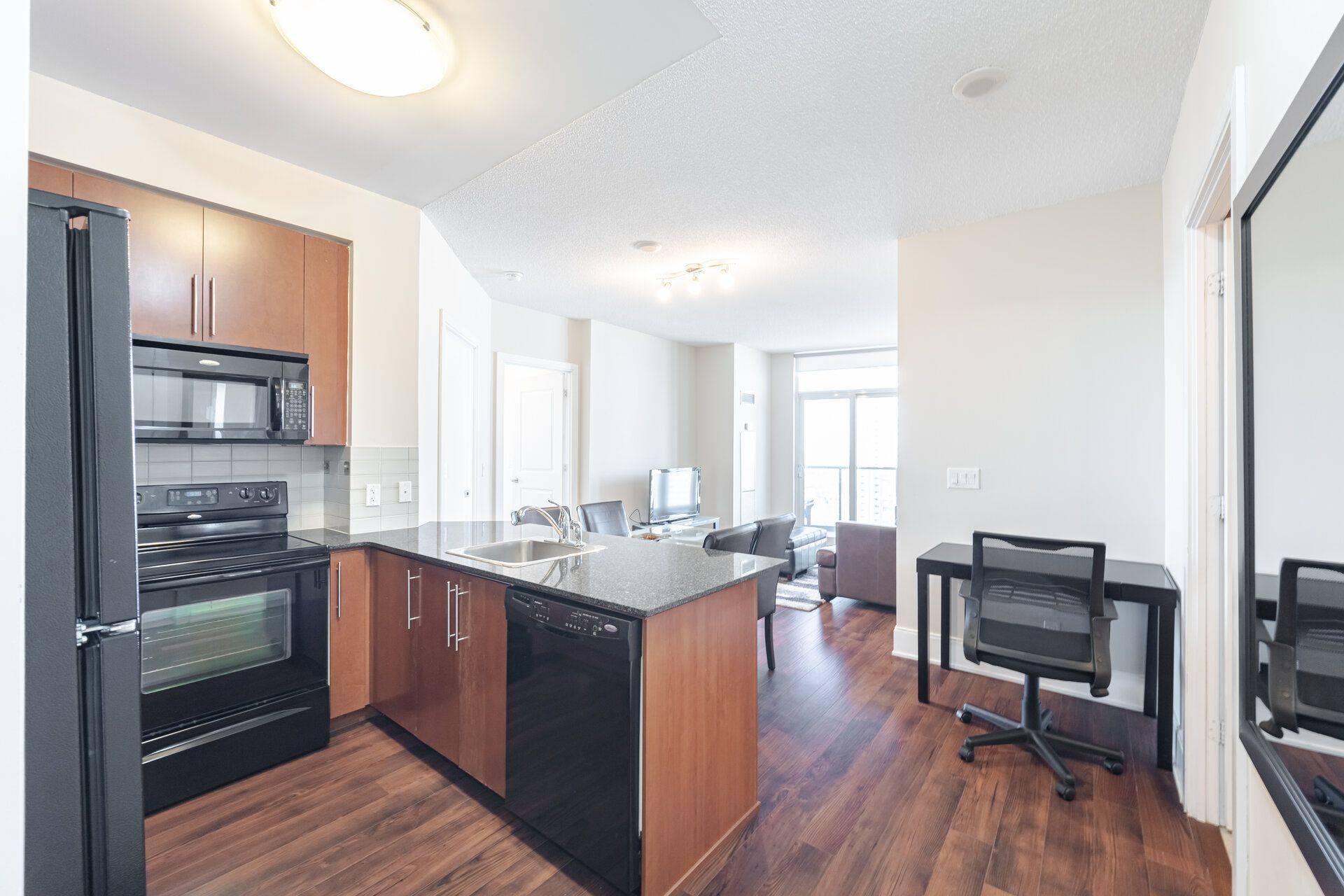 Mississauga, ON L5B 0E1,330 Burnhamthorpe RD W #2702