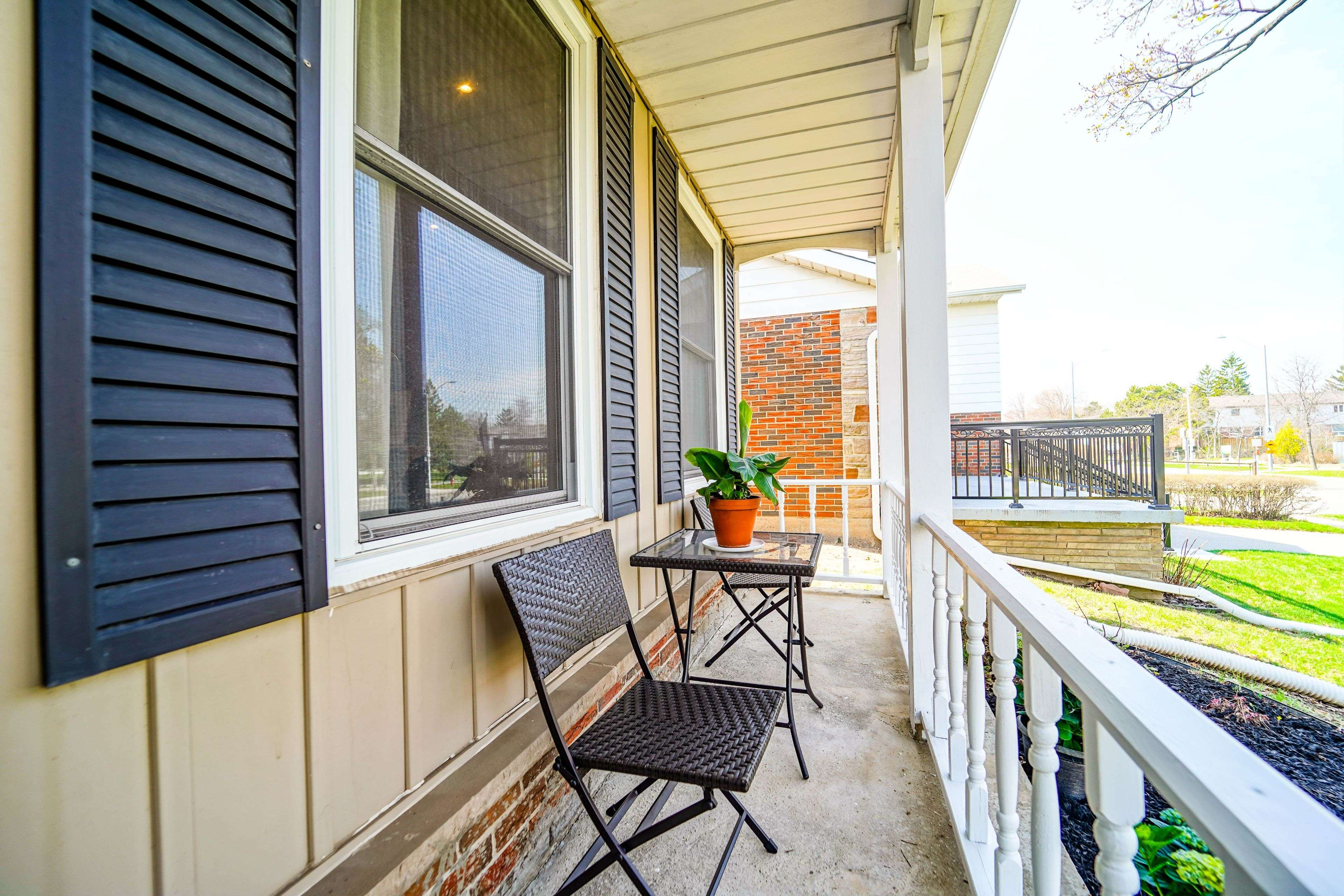 Mississauga, ON L5K 1H2,2396 Homelands DR