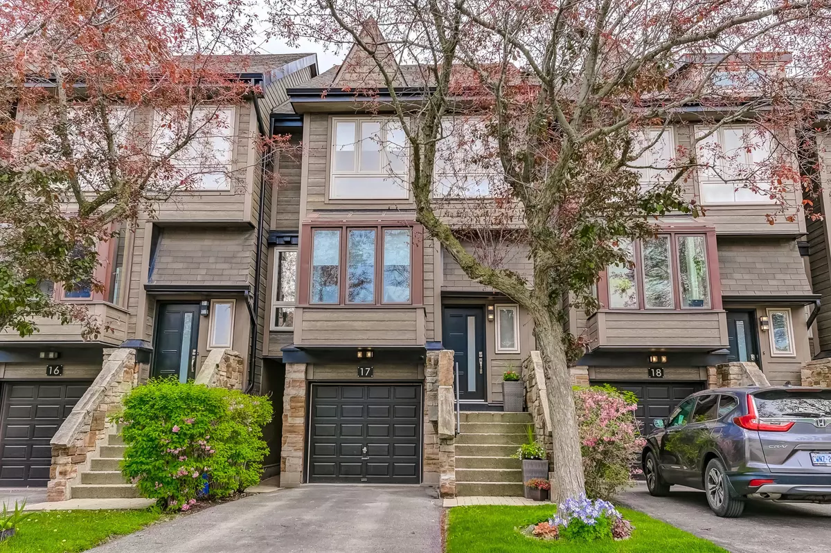 Oakville, ON L6H 2B5,1120 Queens AVE #17
