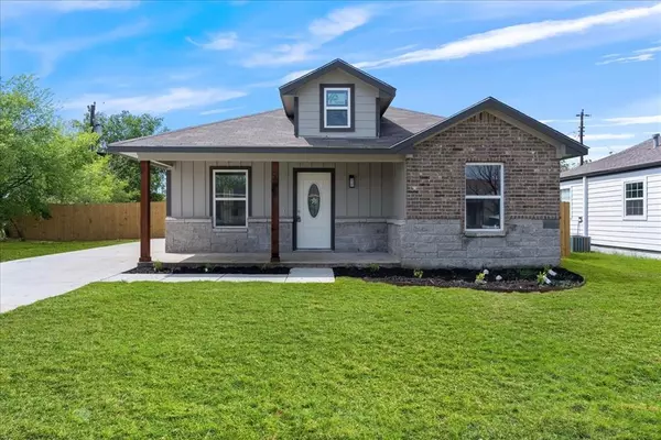 2648 Berryhill Drive, Fort Worth, TX 76105