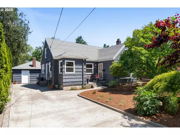 7936 N CHAUTAUQUA BLVD, Portland, OR 97217