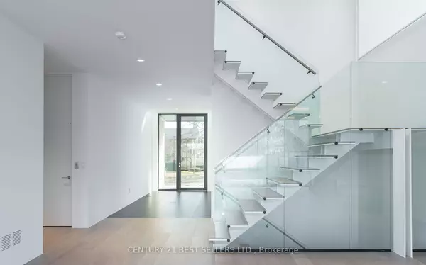 Mississauga, ON L5G 3N3,119 Cumberland DR