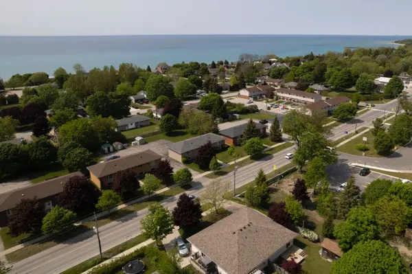 Kincardine, ON N2Z 2R6,287 Queen ST