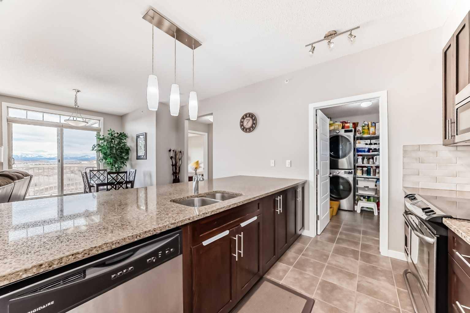 Cochrane, AB T4C0H7,207 Sunset DR #406