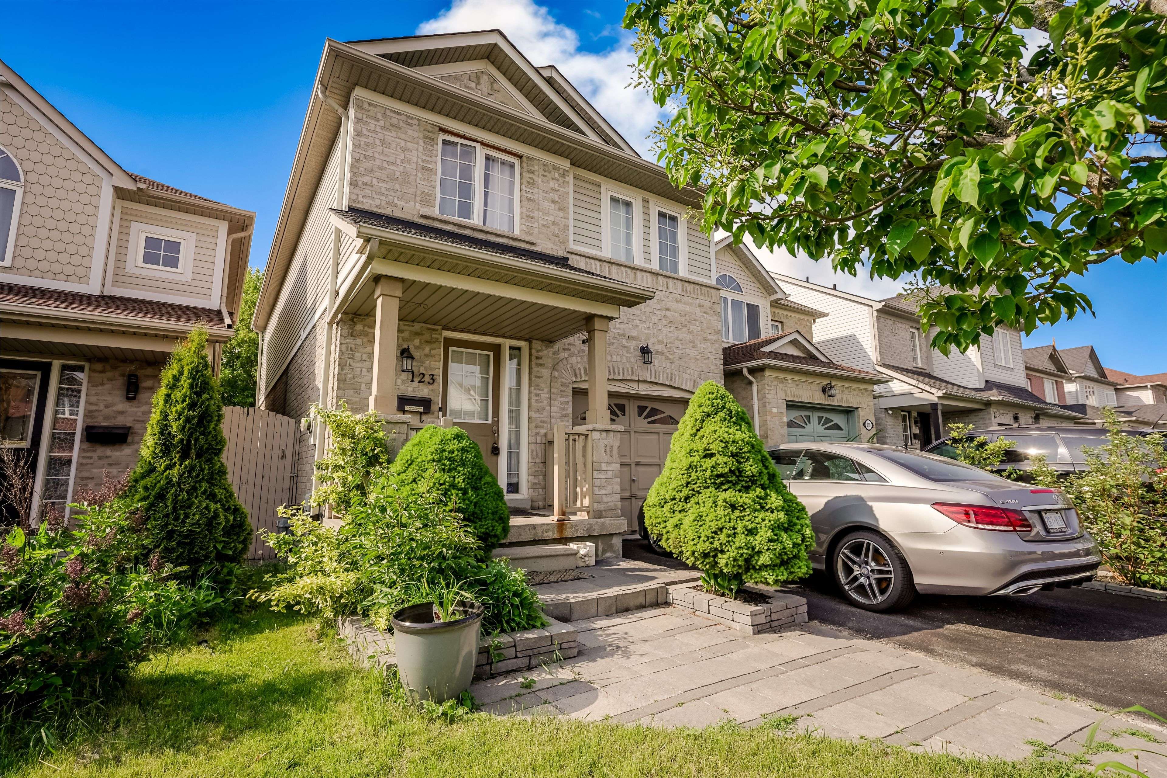 Oshawa, ON L1H 8V5,123 Cottingham CRES