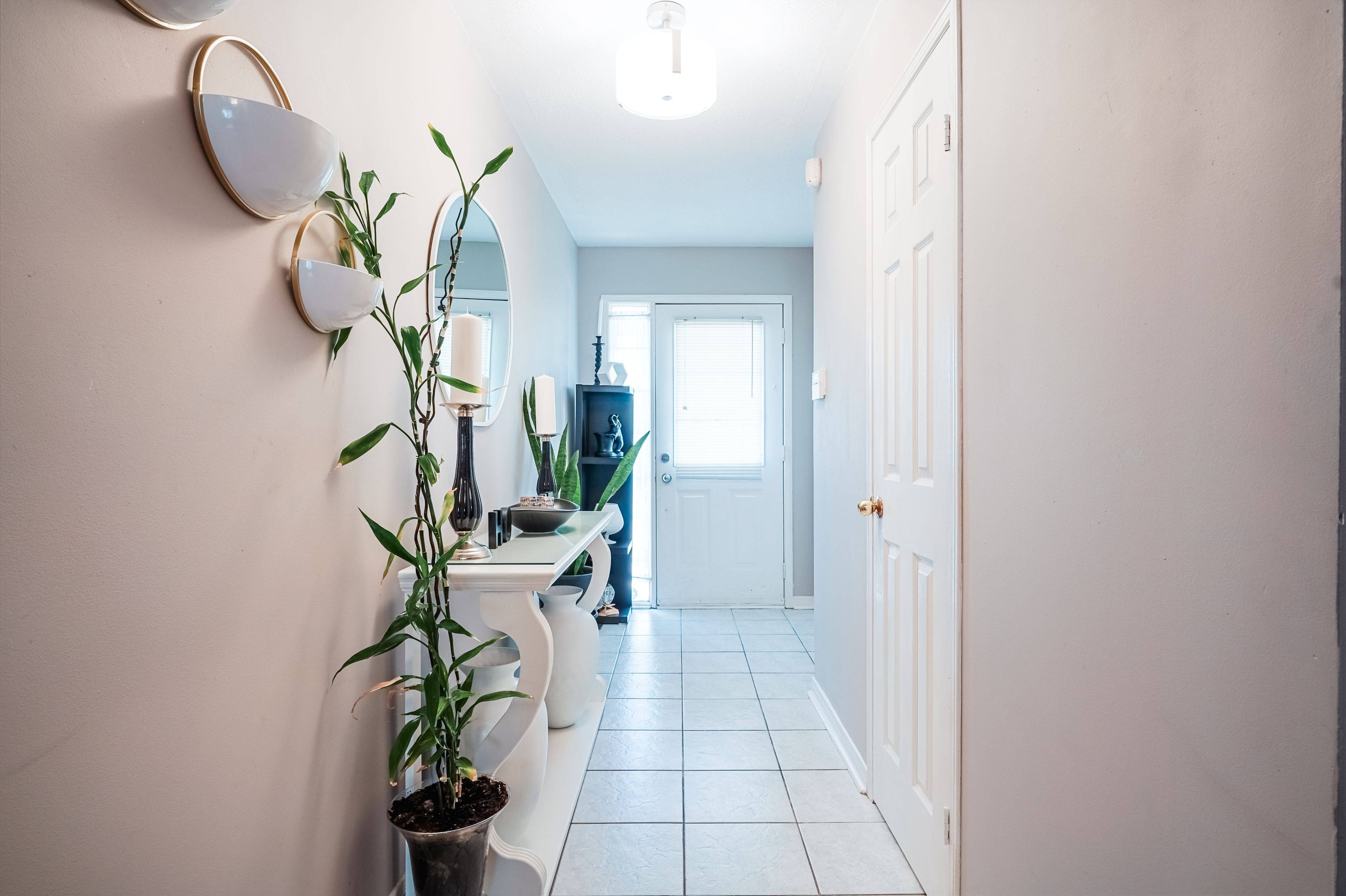 Oshawa, ON L1H 8V5,123 Cottingham CRES