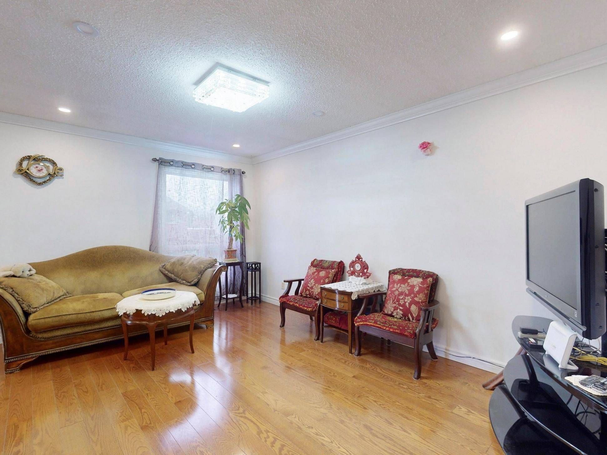Toronto E07, ON M1V 2E9,80 Campania CRES
