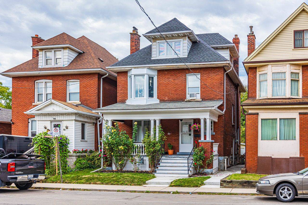 Hamilton, ON L8M 2W1,24 CARRICK AVE