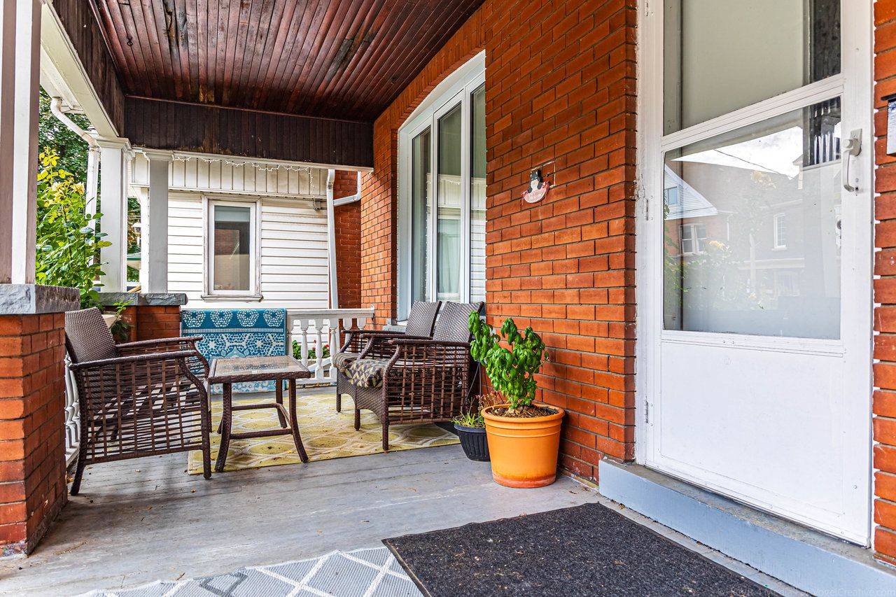 Hamilton, ON L8M 2W1,24 CARRICK AVE