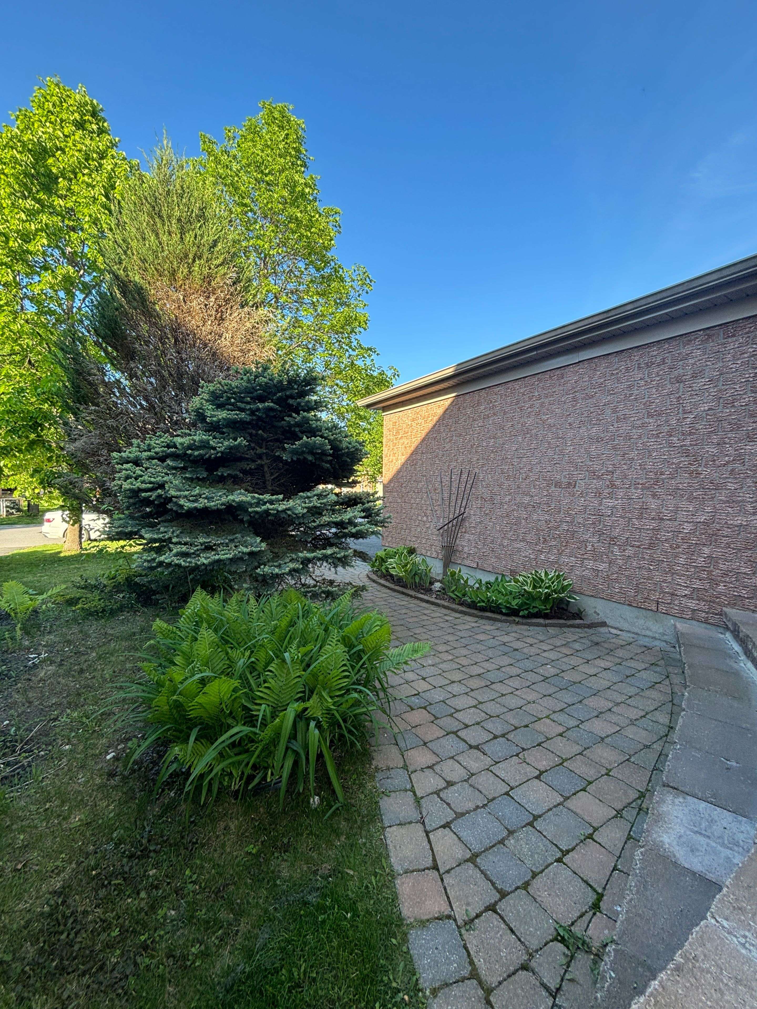Kanata, ON K2K 3M5,34 Catterick CRES