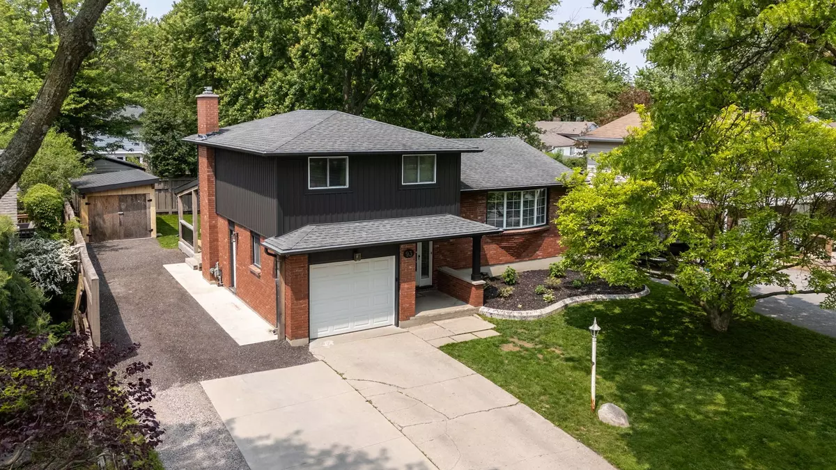 London South, ON N6J 2X2,93 St Lawrence BLVD