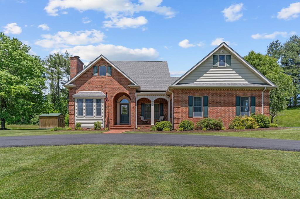 Galax, VA 24333,94 Pond Side Ln