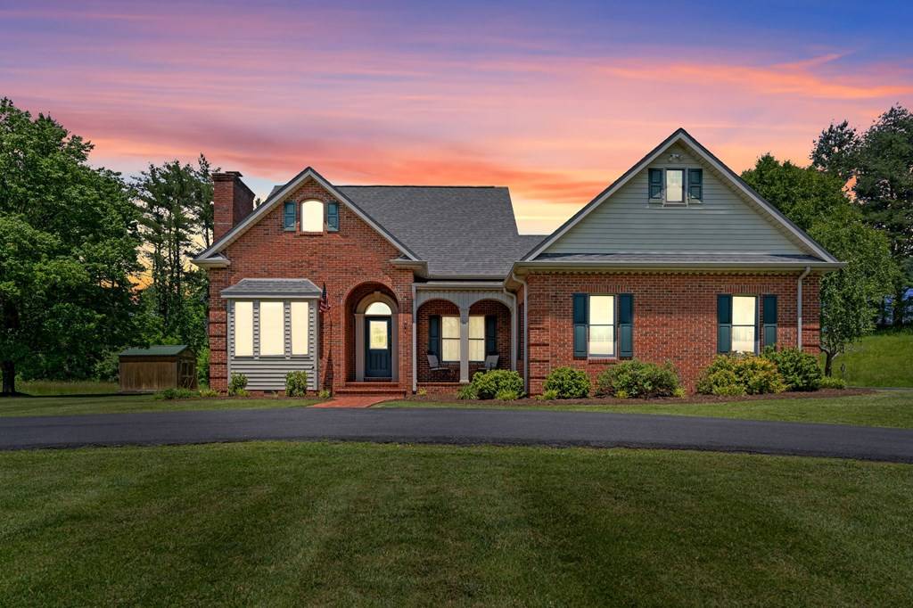 Galax, VA 24333,94 Pond Side Ln
