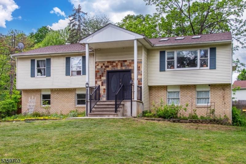 Vernon Twp., NJ 07461,2 Lake Pochung Ct