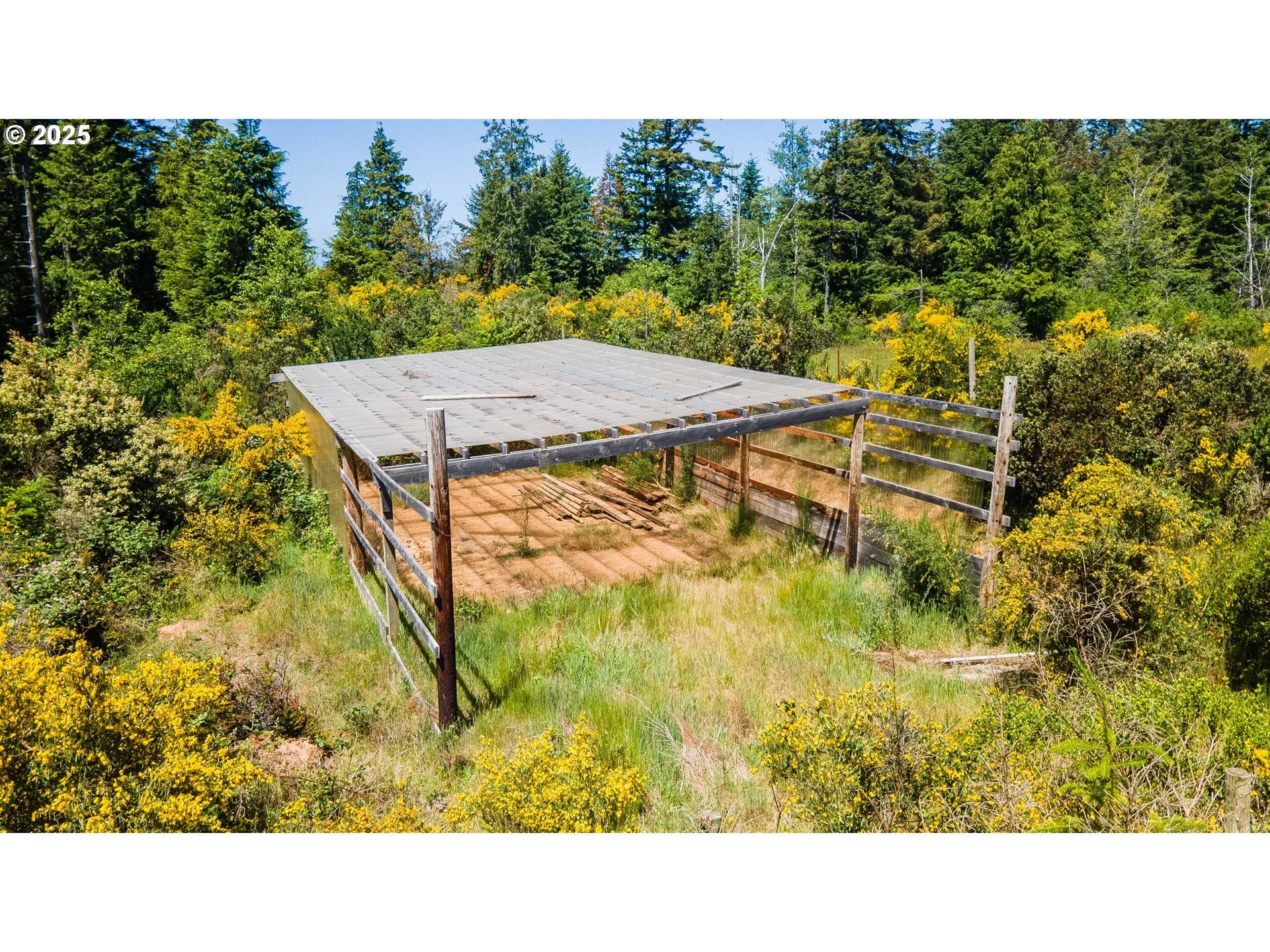 Bandon, OR 97411,87372 LOIS LN