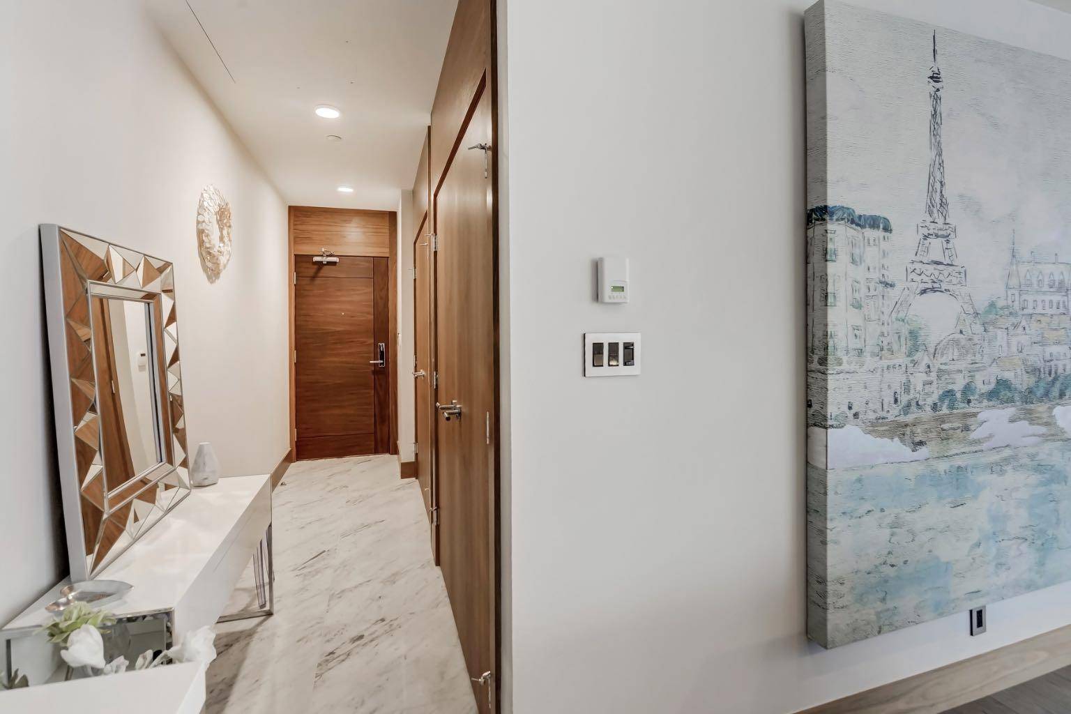 Calgary, AB T2P5G8,738 1 AVE SW #1001