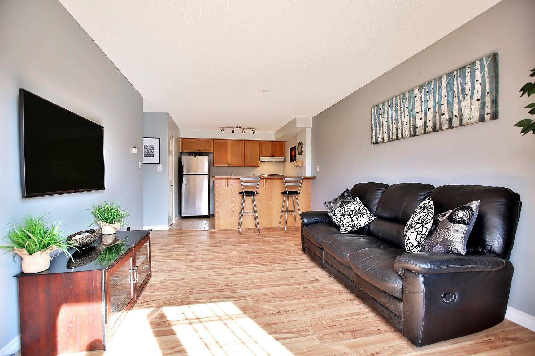 Clarington, ON L1B 0B8,75 Shipway AVE #Un 209